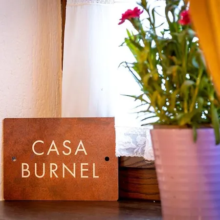 Casa Burnel アパート